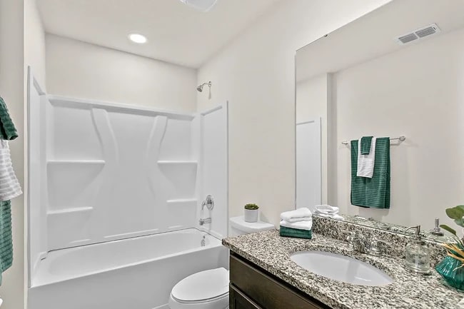 Full Bathroom - 7644 Mailes Ct