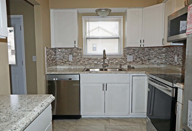 Building Photo - 6808 Centennial Dr