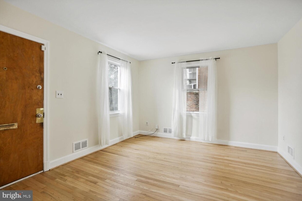 49 Underwood Pl NW, Washington, DC 20012 House Rental in Washington