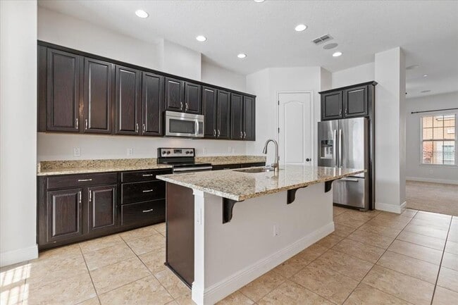 Building Photo - 540 Lobelia Dr