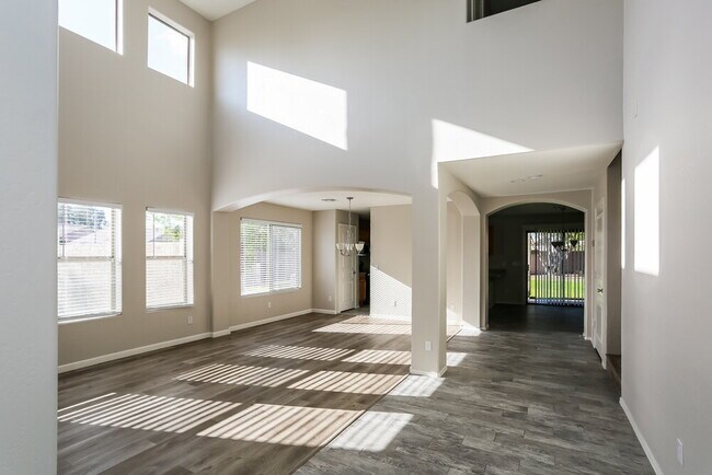 Foto del edificio - 5182 W Vista Ave