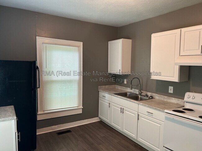 Foto del edificio - 205 W Tinsley St