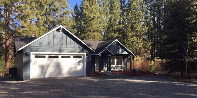 Building Photo - 19600 Manzanita Ln