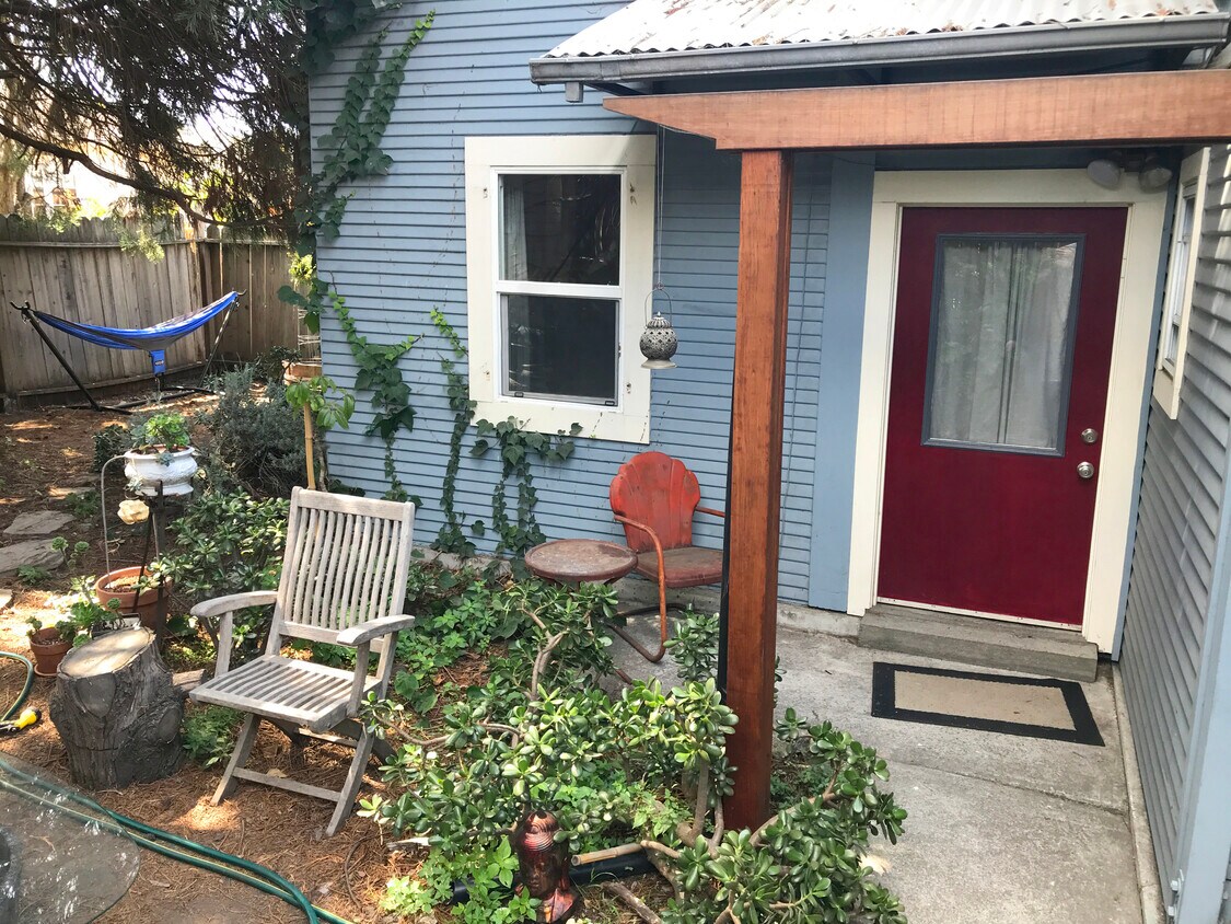 Foto principal - 825 57th St