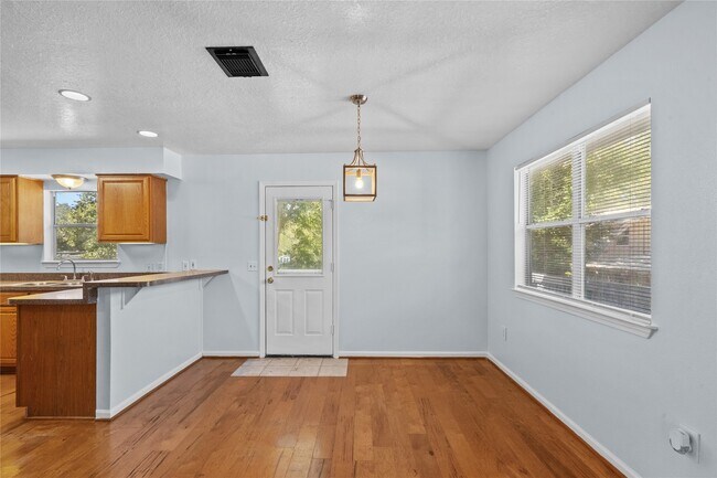 Foto del edificio - 336 Reppert St