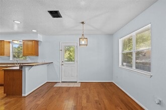 Building Photo - 336 Reppert St