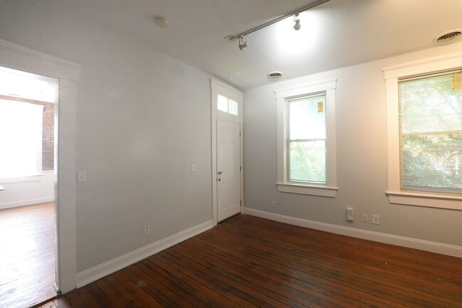 Building Photo - 2406 S 13th St