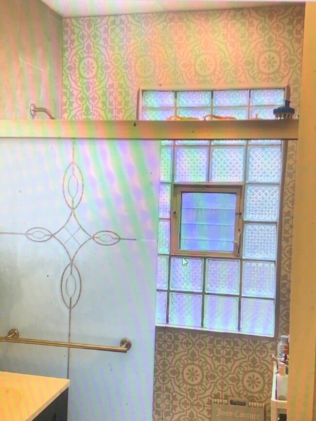 Building Photo - 2965 N Maryland Ave