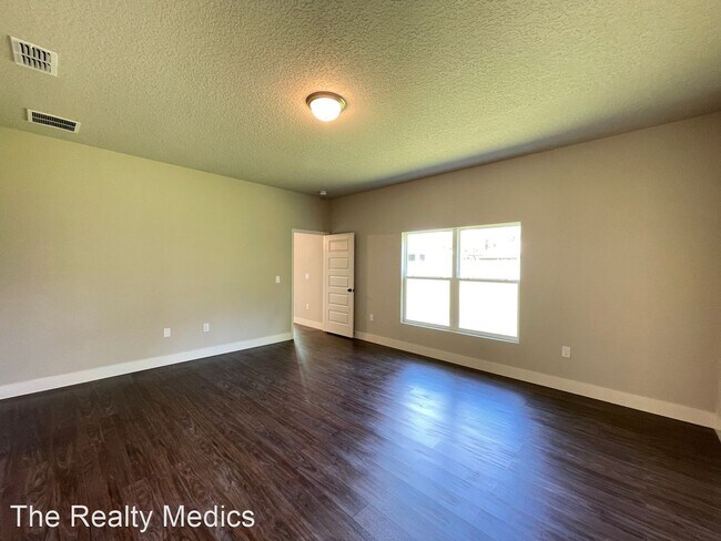 Building Photo - 4 br, 2 bath House - 1765 Holbrook Rd NW