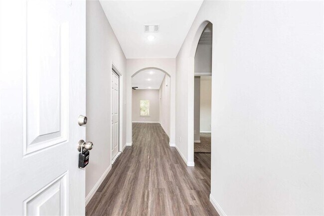 Foto del edificio - 2150 Mosher Ln