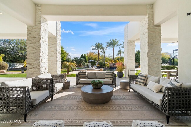 Foto del edificio - 7610 N Mockingbird Ln