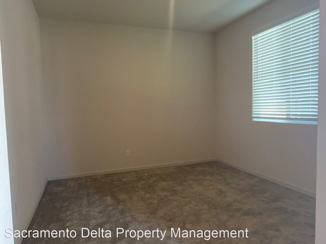 Foto principal - 4 br, 3 bath House - 5096 Rocky Mountain Way
