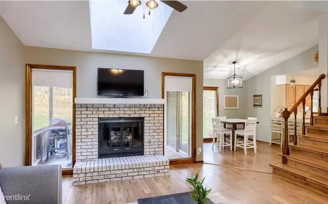 Building Photo - 2 br, 3 bath House - 12916 S 28th Ave