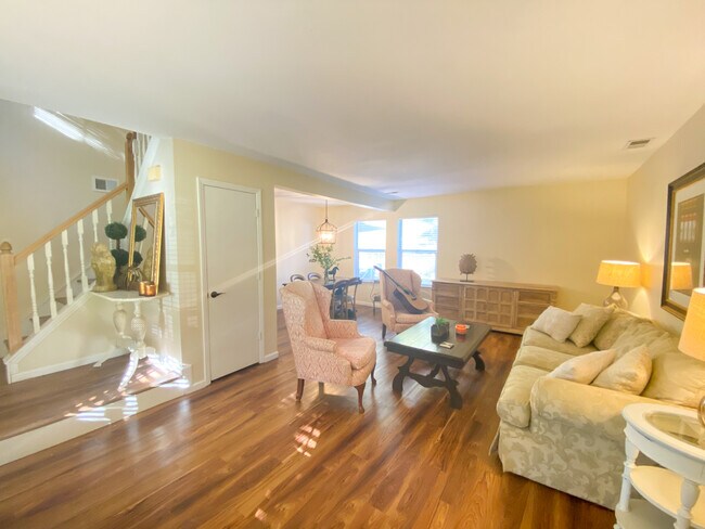Building Photo - 2524 Yorkdale Dr