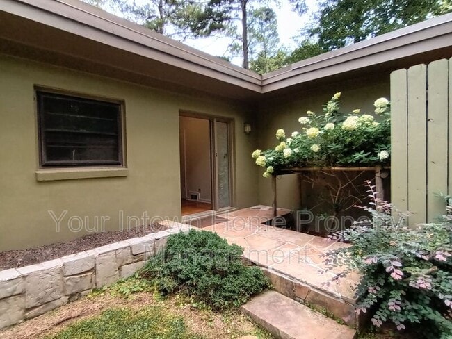 Photo - 1876 Mason Mill Rd House