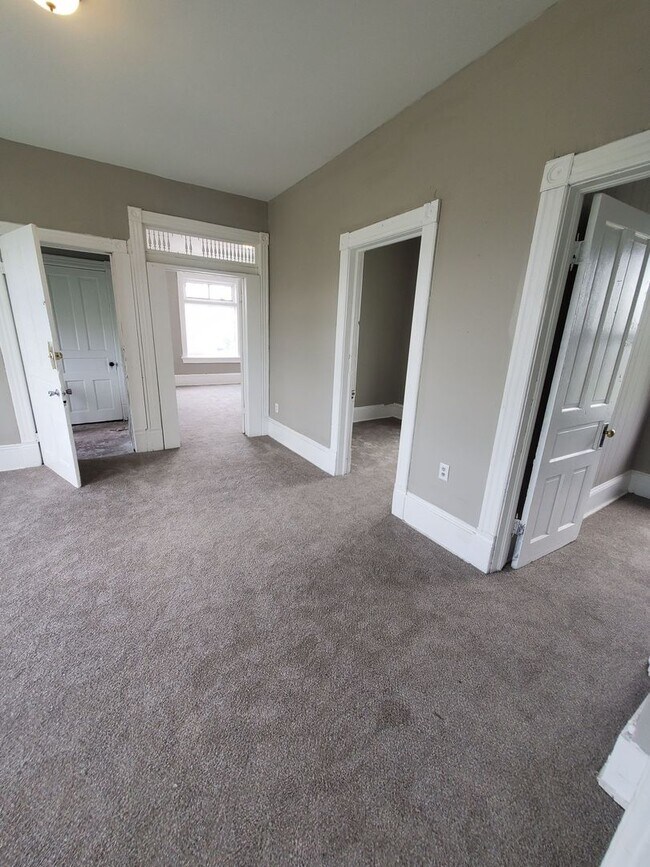 Foto del edificio - 635-637 W Center St. (Duplex)