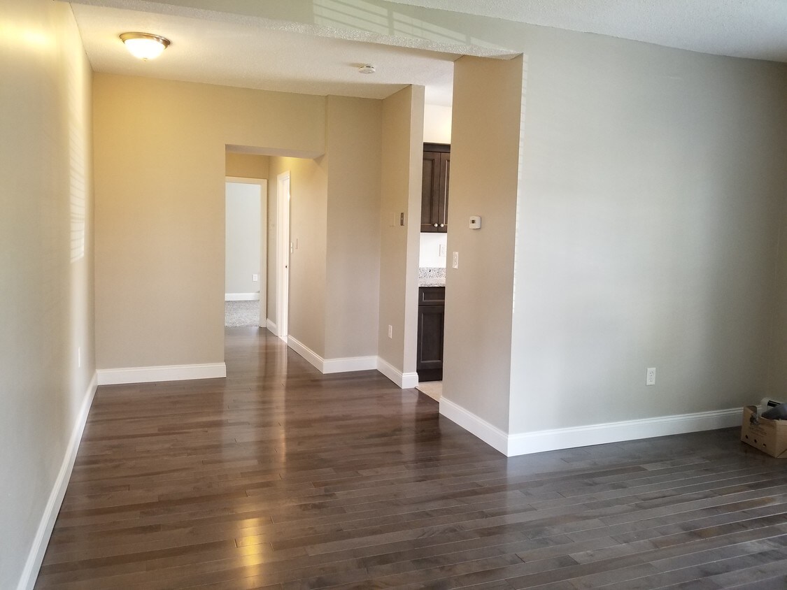 76 Van Block Ave, Hartford, CT 06106 Condo for Rent in Hartford, CT