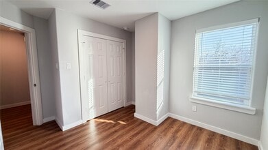 Building Photo - 7954 Sayers St