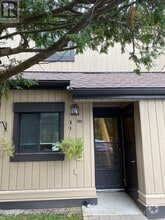 Building Photo - 185 Escarpment Crescent