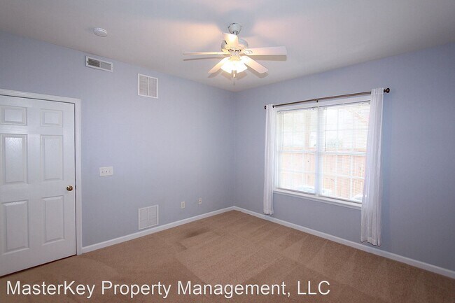 Foto del edificio - 3 br, 2.5 bath House - 7001 Valerie Anne Dr