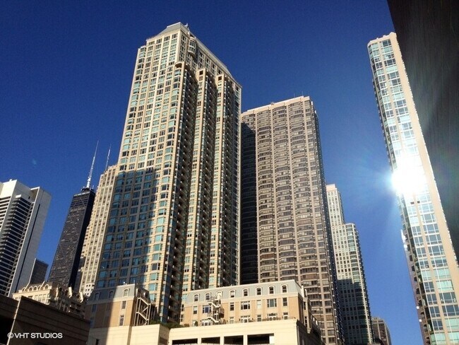 Building Photo - 33 W Huron St