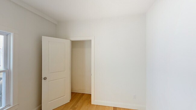 Building Photo - 42 Hano St