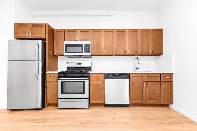 Building Photo - 97 Grand St