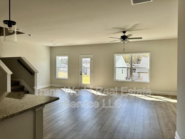 Foto del edificio - 250 Station Overlook Dr