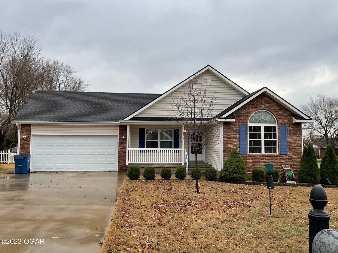 102 Victoria Ln, Carl Junction, MO 64834 Condo for Rent in Carl