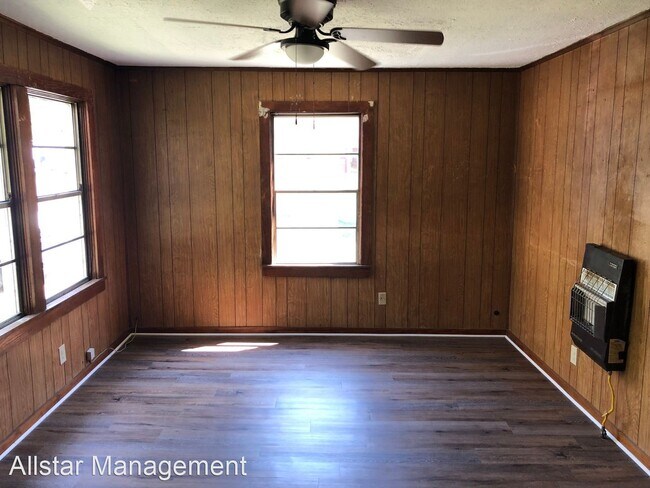 Building Photo - 2 br, 1 bath House - 213 Van Voris St.