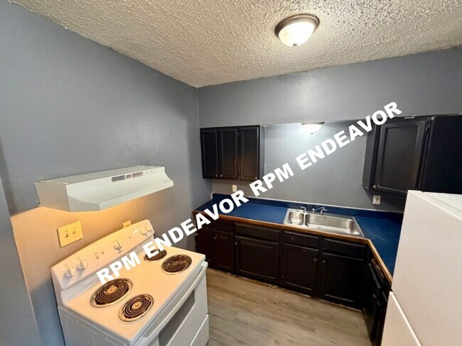 Foto del edificio - 1407-1407 Rowan Ave