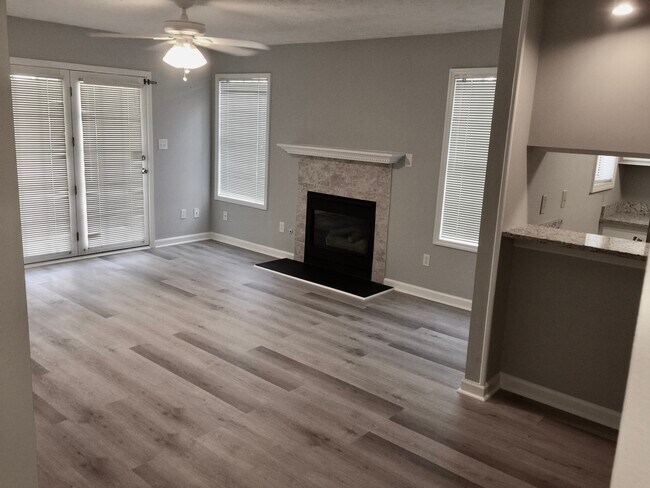 Foto del edificio - 2717 Preston Woods Ln