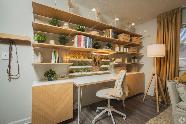 Apartamento modelo premium de 2 habitaciones y 2 baños - 800 pies cuadrados - Piccadilly West