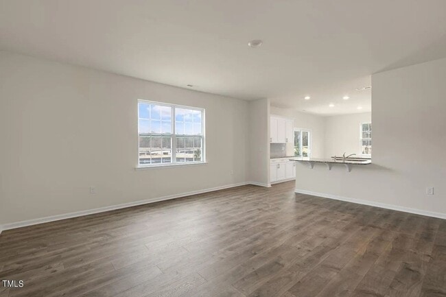 Foto del edificio - Spacious 4BR home in Wendell with trees in...