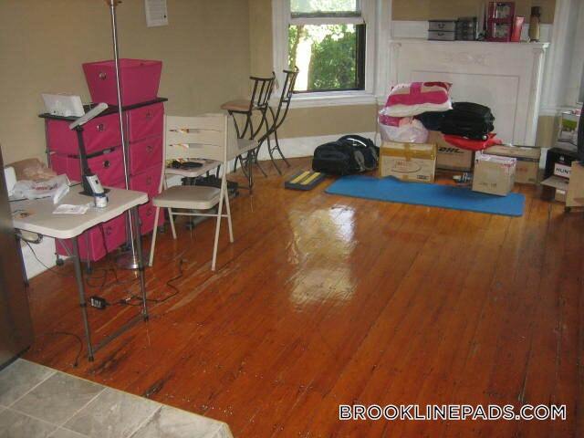 Foto del edificio - 1069 Beacon St