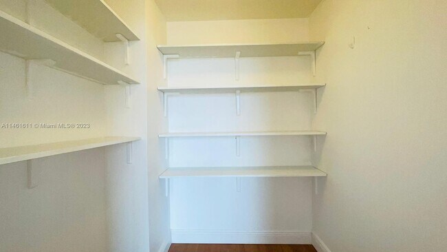 Foto del edificio - 215 SW 42nd Ave