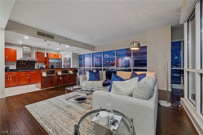 Building Photo - 4525 Dean Martin Dr