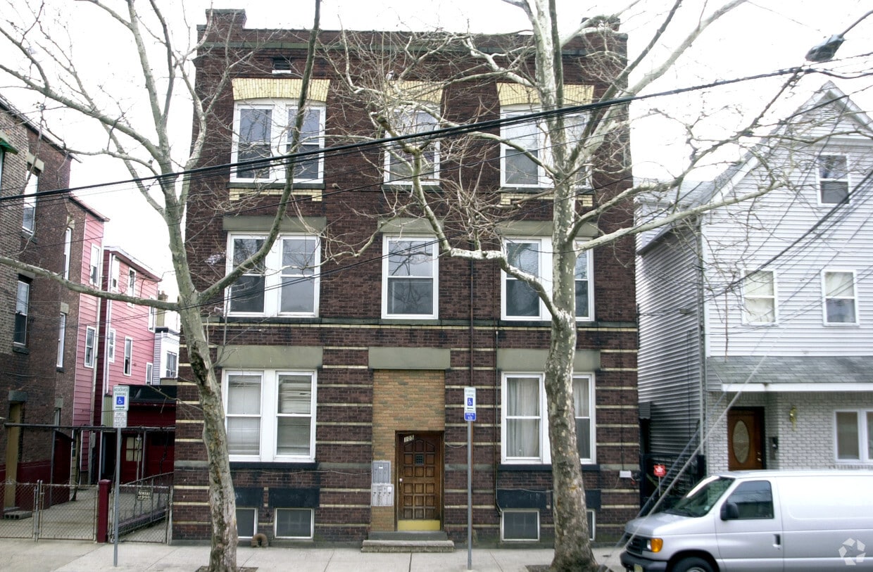 Building Photo - 105-107 Darcy St