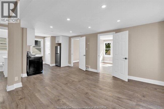 Building Photo - 1376 Goyeau St