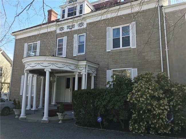 Foto del edificio - 90 Rhode Island Ave