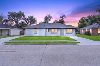 Building Photo - 1202 Dogwood Dr