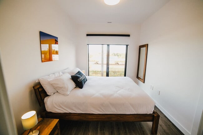Photo du bâtiment - 835 Sterling Lyon Pkwy