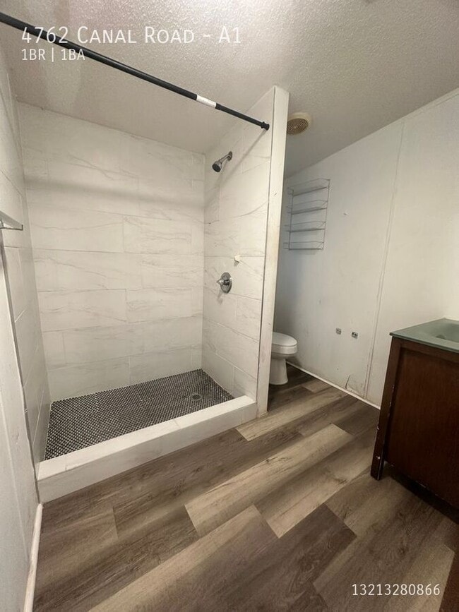 Photo - 4762 Canal Rd Apartment