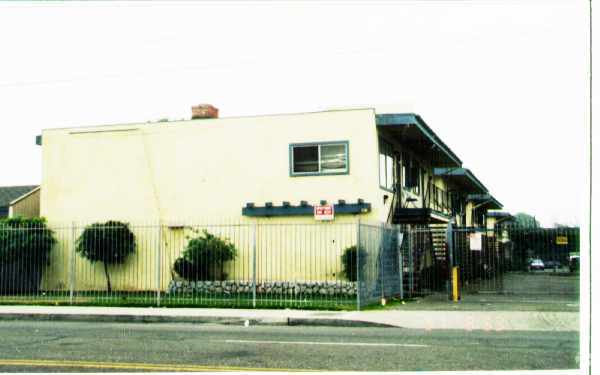 4002 W Valencia Drive Apartment - 4002 W Valencia Dr