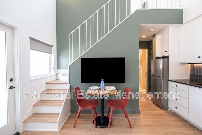 Building Photo - 901 E Edenton St