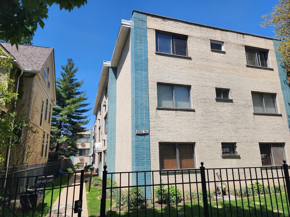 Primary Photo - 4746 N Paulina St
