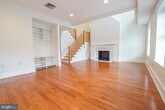 Primary Photo - 240 S 8th St