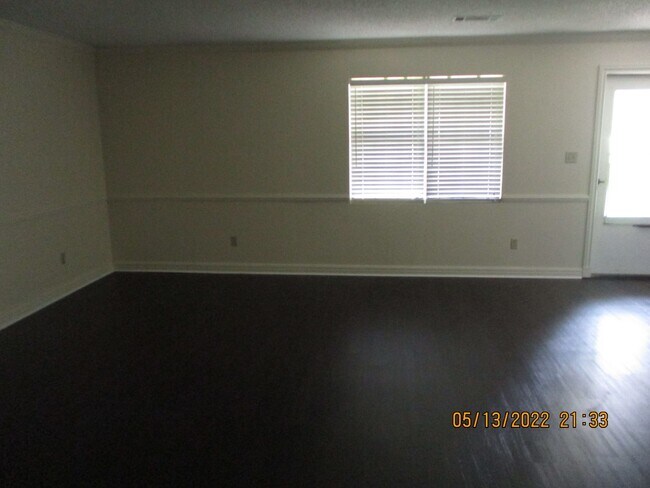 Foto del edificio - 282 Stocks Dairy Rd