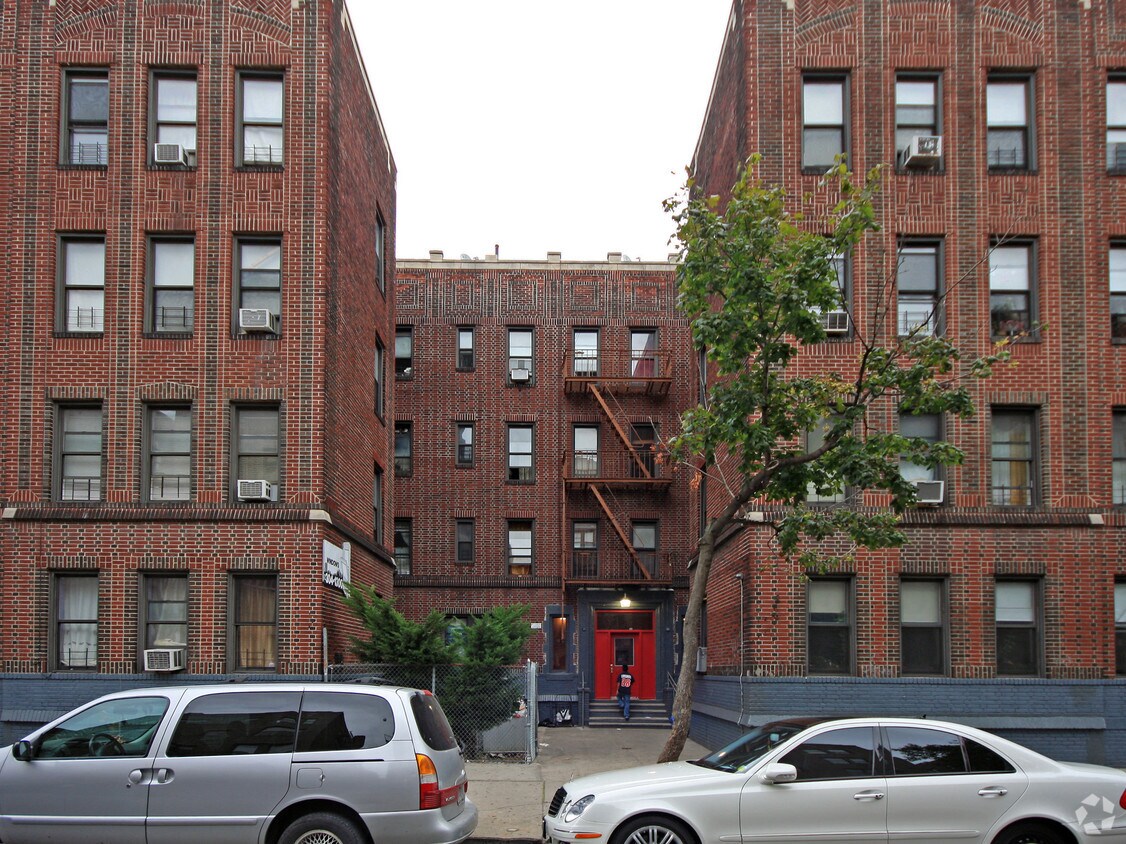 Foto del edificio - 35-51 95th St