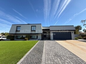 Building Photo - 429 E Greenway Dr